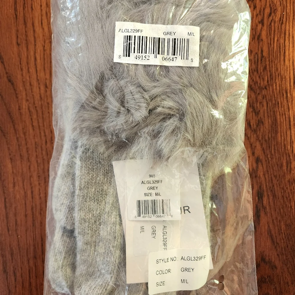 Adrienne Landau Grey Gloves with Faux Fur Trim size M/L - Picture 2 of 3